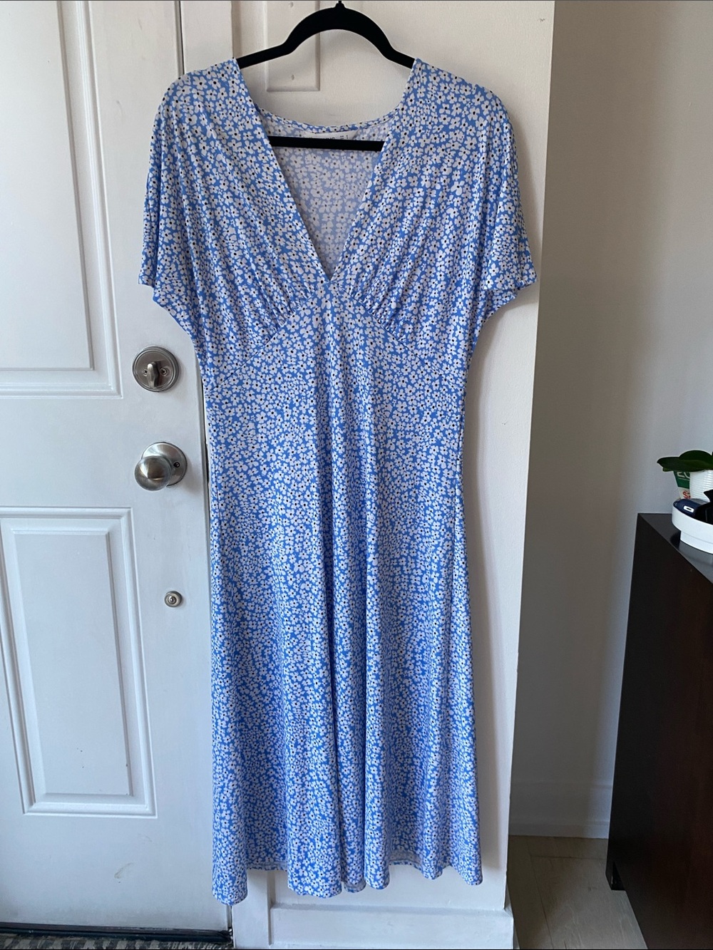 NWOT Mango Light Blue Floral V-Neck Midi Dress
